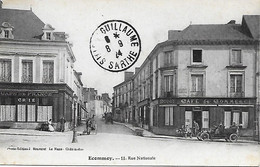 ECOMMOY -  1924 -  11 RUE NATIONALE -  CAFE DE FRANCE -  CAFE DU COMMERCE - VOITURE - Ecommoy