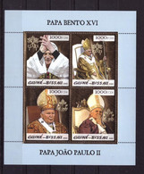 Guinea-Bissau, 2005. [gb5001] Pope John Paul II (foil, Gold) - Päpste