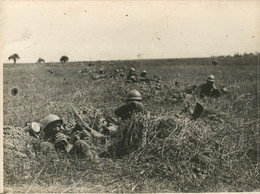 AISNE DEVANT CHAUDUN TIRAILLEURS SENEGALAIS DANS LES BLES WW1 PHOTO ORIGINALE  24 X 18 Cm - Krieg, Militär