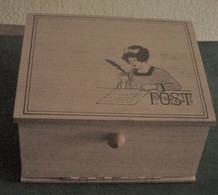 BOITE A TIMBRES  ECRITOIRE EN BOIS BLANC - Cajas Para Sellos