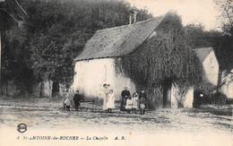 Saint-Antoine-du-Rocher        37        Groupe De Personnes Devant La Chapelle    N°  AB 4   (voir Scan) - Other & Unclassified