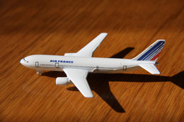 AIR FRANCE AIRBUS A 300B - Avions & Hélicoptères