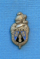 1 PIN'S //  ** C I G A / CENTRE D'INSTRUCTION DES GENDARMES AUXILIAIRES ** . (Y.D.) - Militaria