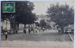 LE LAVANDOU - Place Ernest Reyer - Le Lavandou