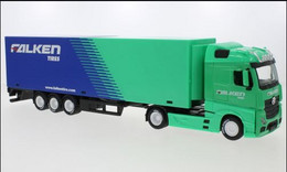 Mercedes Actros - Gigaspace - Transporter Falken Tires - Green & Blue -Burago - Burago