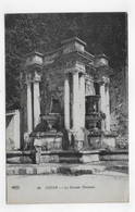 DIGNE EN 1919 - N° 49 - LA GRANDE FONTAINE AVEC PERSONNAGE - CPA VOYAGEE - Digne