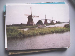 Nederland Holland Pays Bas Kinderdijk Met Molens En Rondvaartboot - Kinderdijk