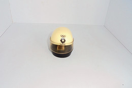 OLYMPIC GAMES SARAJEVO 84 BOBSLED HELMET SOUVENIR PENCIL SHARPENER - Habillement, Souvenirs & Autres