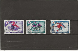 RUSSIE - SERIE 1ER JEUX SPORTIFS- N° 2500 A 2502 NEUF SANS CHARNIERE - ANNEE 1962 - Nuovi