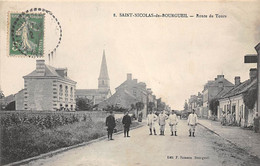 Saint-Nicolas-de-Bourgueil         37        Route De Tours.   Militaires.         (voir Scan) - Autres & Non Classés