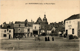 CPA AK Chateaugiron - La Place De L'Église (357133) - Châteaugiron