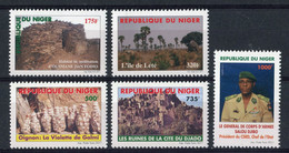 NIGER  2011  MNH   " HABITAT, ILE De LETE, OIGNON, RUINES CITE DJADO Et GENERAL DJIBO " -  5  VAL. / RARE - Niger (1960-...)