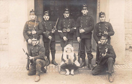 Carte-Photo - Militaria  - Schweizer Armee - Armée Suisse - Soldats - Soldaten - Enfant - Kind - Petite Fille - Andere & Zonder Classificatie