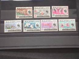 MALESIA - NEGRI SEMBILAN(MALAYSYA) - 1965 PITTORICA/FIORI   7 Valori - NUOVI(++)-TEMATICHE - Negri Sembilan