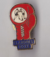 PIN'S THEME  SPORT BOXE  LES FLANDRES - Boxen