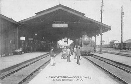 Saint-Pierre-des-Corps     37       Intérieur De La Gare    NP 4     (voir Scan) - Other & Unclassified