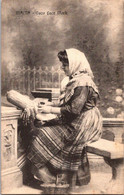 (4 A 20) (older Postcard) Malta (women) Lace Maker - Personnages
