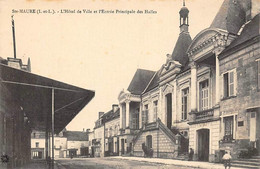Sainte-Maure-de-Touraine        37      Hôtel De Ville Et Entrée Des Halles       (voir Scan) - Other & Unclassified