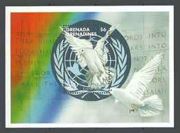 Grenada Grenadines 1995 Yvert Bloc 374 ** 50è Anniversaire Des Nations Unies - Colombe De La Paix - Dove - Grenada (1974-...)