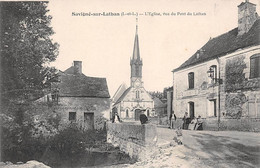 Savigné-sur-Lathan        37          Place Et église  Vue Du Pont Du Lathan      (voir Scan) - Autres & Non Classés