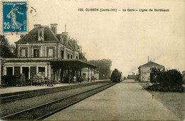 Clisson * Vue Sur La Gare * Ligne Chemin De Fer De Bordeaux * Arrivée Du Train * Locomotive - Clisson