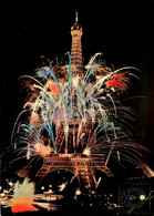 Paris * CP * La Tour Eiffel Illuminée ( Cliché Hallery ) * Feu D'artifice Fireworks 1969 - Tour Eiffel