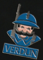 72722-Pin's.Verdun.militaire.armée.signé O.T.Verdun. - Militaria