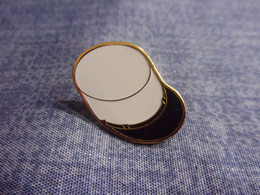 Pin's Képi Blanc De Légionnaire - Légion Etrangère - Militaria