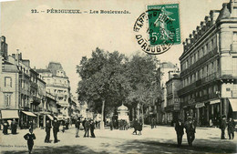 Périgueux * Vue Sur Les Boulevards * Commerces Magasins - Périgueux