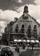 Dieppe * La Place Du Puits Salé * Café Des Tribunaux * Automobile Voiture Ancienne - Dieppe