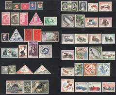 MONACO 50 Timbres Différents Neufs Avec Charnières (pas De Multiples) - Collections, Lots & Séries