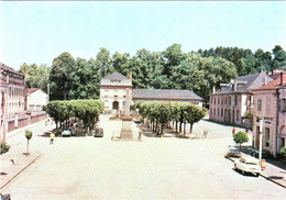 CPM 88 (Vosges) Senones-en-Salm - Place Du Château TBE Coll. Librairie De Salm. Circuit Touristique Du Val De Senones - Senones