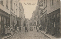 24 - HESDIN   Rue Daniel-Lereuil - Hesdin