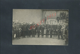 MILITARIA CARTE PHOTO MILITAIRE SOLDATS POMPIERS ? CLAIRONS MEDAILLE PHOTO V. PELTIER À PARIS  RUE LA GONTRIE D OR : - Pompiers