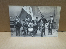 GROUPE DE CONSCRITS Carte Photo Joueur D'accordéon - Guerra 1914-18