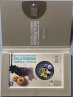 ITALIA 2021 MONETA COINCARD FDC 5 EURO EMILIA ROMAGNA LAMBRUSCO TORTELLINI IPZS - Collezioni