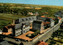 Argenton Chateau * Les écoles Et Au Premier Plan L'hôpital * école Groupe Scolaire Village - Argenton Chateau