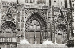 38. CPSM. Isère. Vienne. La Cathédrale, Les Trois Portails - Vienne