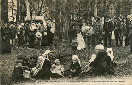 Quimperlé * Le Pardon Des Oiseaux * Le Marché Dans La Forêt De Carnoët * Coiffe * Villageois - Quimperlé