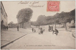 La Queue En Brie (94 - Val De Marne) La Place De La Tour - La Queue En Brie