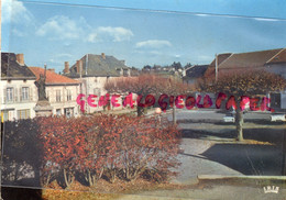 87- CHATEAUNEUF LA FORET - LA PLACE  STATUE DE LA LIBERTE - Chateauneuf La Foret