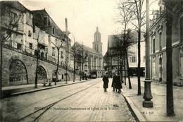 Angers * Le Boulevard Descazeaux * église De La Trinité * Tramway Tram - Angers