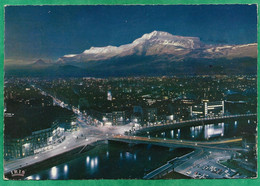 Grenoble (38) Ville Olympique Vue Générale De Nuit ; Au Fond Le Moucherotte 2scans 24-01-1968 Flamme - Grenoble