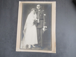 3.Reich Original Foto Hochzeit Mann In Uniform Mit Orden Und Abzeichen Vermutlich Ostpreußen - Divise