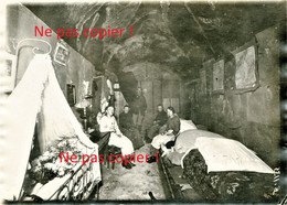 PHOTO FRANCAISE - CIVILS DANS LES CAVES POMMERY A REIMS MARNE - GUERRE 1914 1918 - 1914-18