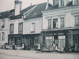 61 - BAZOCHES SUR HOENE - " CAFE DU NORD, COMMERCES... " - CENTRE DU BOURG - - Bazoches Sur Hoene