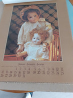 CALENDRIER 1981 KOSTBARE PUPPEN - Grand Format : 1981-90