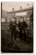 Chaudfontaine - Photo Carte - La Gare - 2 Membres Du Chemin De Fer - Année: 1933 - 2 Scans - Chaudfontaine