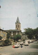 CPSM Dentelée (81) ANGLES La Place L' Eglise Voitures Des Années 60/70 Simca 1000 / Anglia  Automobiles  2 Scans - Angles