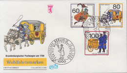 Berlin Mi Nr. 852-854 Auf FDC  Wohlfahrt: Postbeförderung Im Laufe Der Jahrhunderte - 1981-1990